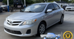 Toyota Corolla LE, Classic Silver Metallic, 2011