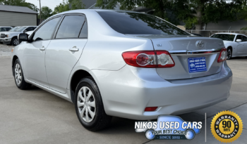 Toyota Corolla LE, Classic Silver Metallic, 2011 full