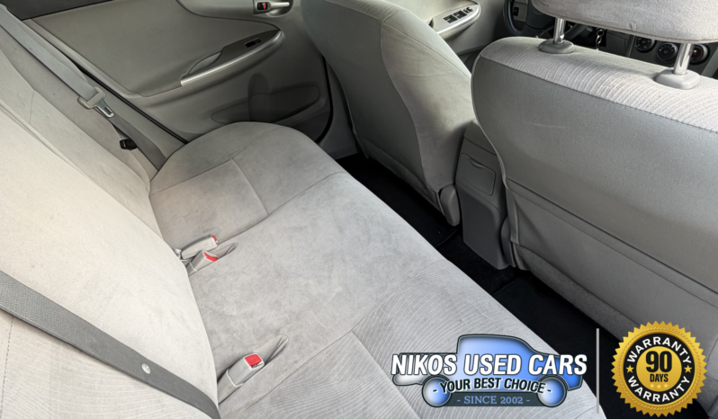 Toyota Corolla LE, Classic Silver Metallic, 2011 full