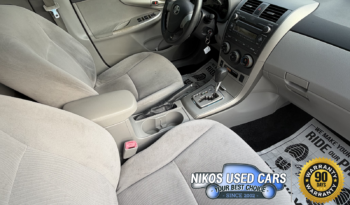 Toyota Corolla LE, Classic Silver Metallic, 2011 full